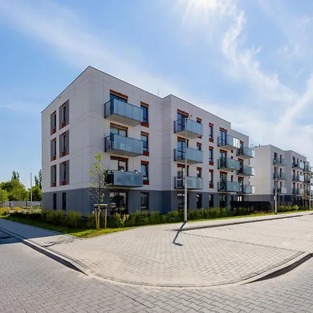 Jasny Z Ogrodem I Parkingiem Na Przedmiesciach Warszawy By Renters * Zamienie