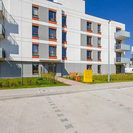 Jasny Z Ogrodem I Parkingiem Na Przedmiesciach Warszawy By Renters Apartment *