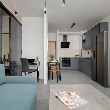 公寓 Jasny Z Ogrodem I Parkingiem Na Przedmiesciach Warszawy By Renters Zamienie