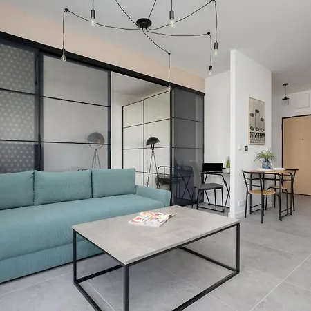 Jasny Z Ogrodem I Parkingiem Na Przedmiesciach Warszawy By Renters Appartamento *