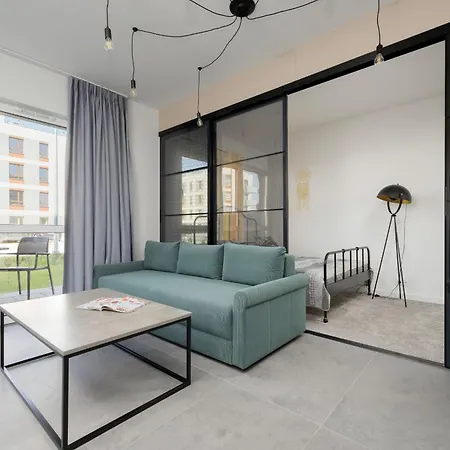 Jasny Z Ogrodem I Parkingiem Na Przedmiesciach Warszawy By Renters Apartment *